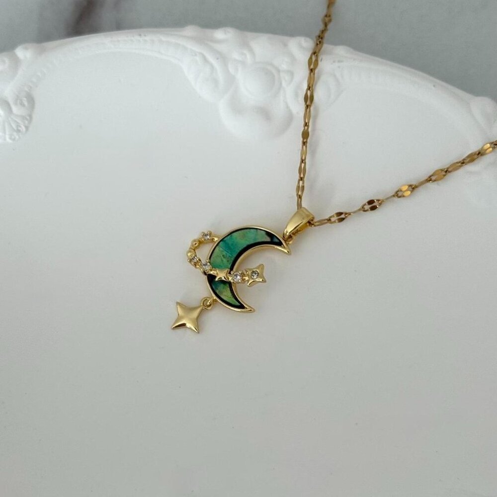 Sku:0374 vintage gold necklace chameleon green stone‎ moon star stainless steel